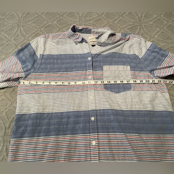 Universal Thread Button Down - Picture 7 of 9